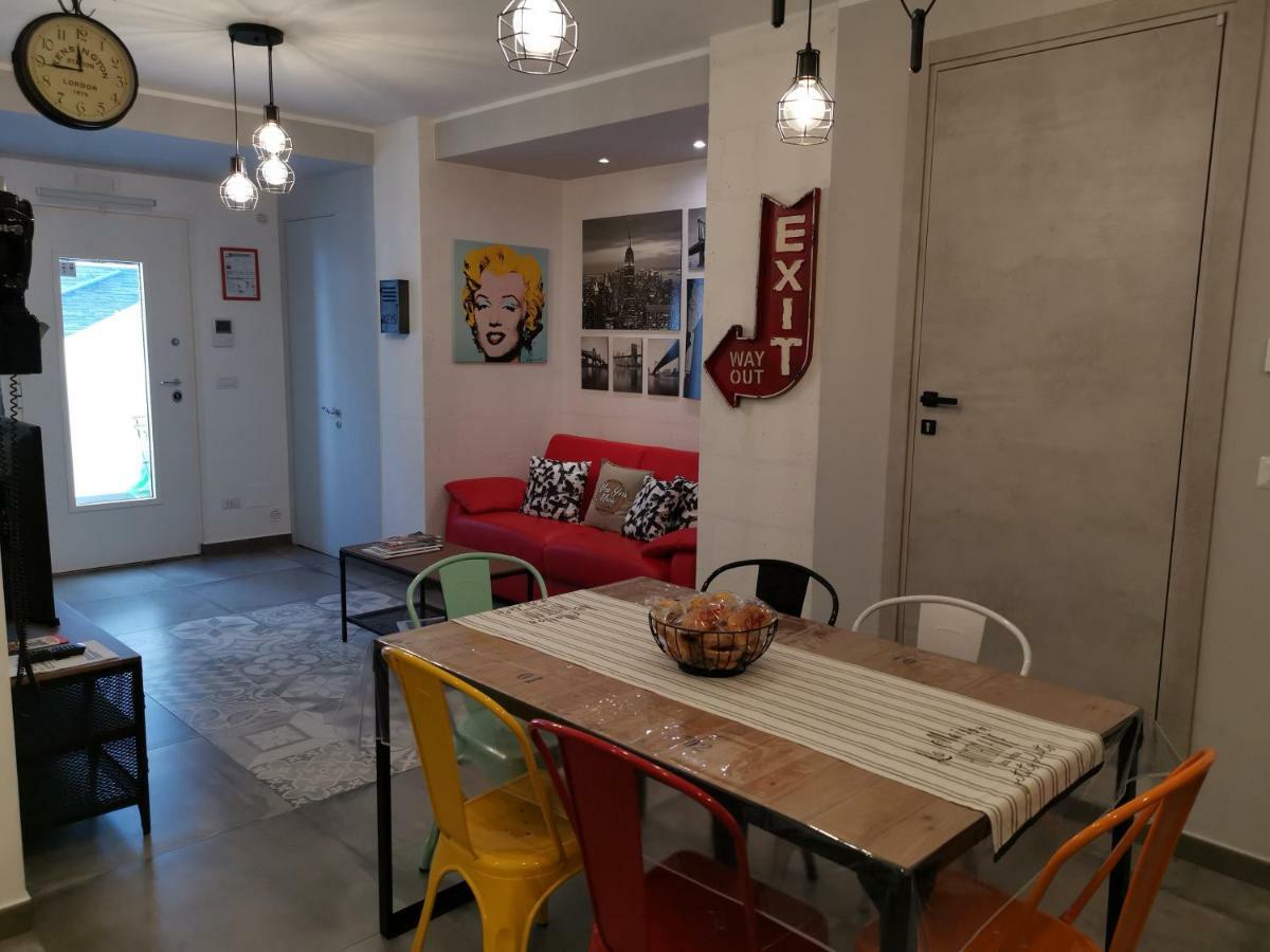 The Black Dog House Valenzano Esterno foto