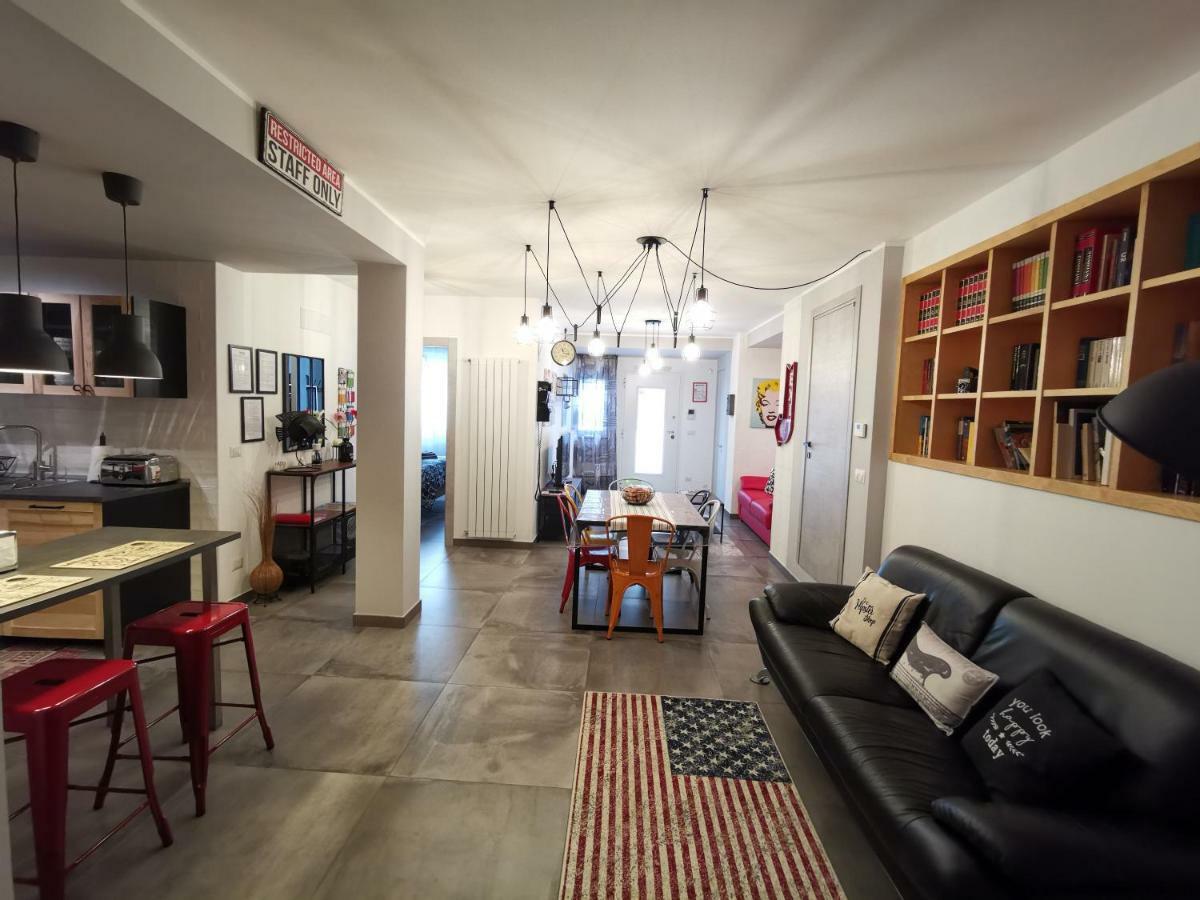 The Black Dog House Valenzano Esterno foto