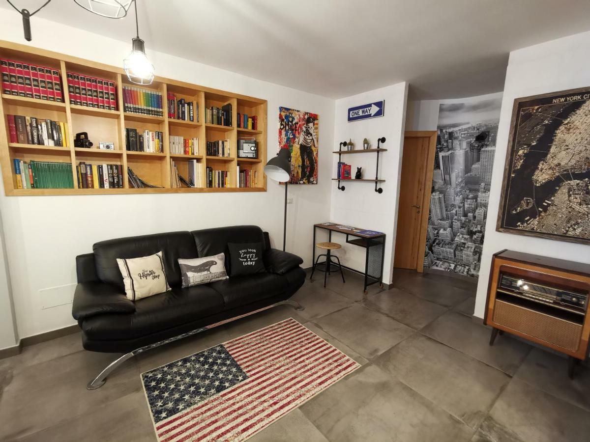 The Black Dog House Valenzano Esterno foto